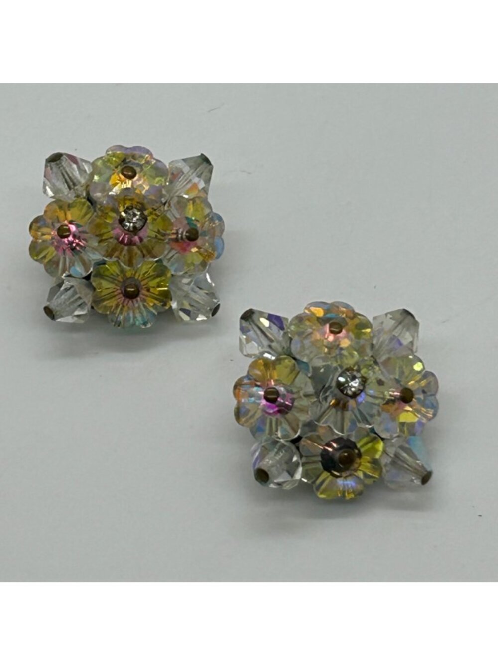 Vtg 1950s Aurora Borealis AB Crystal Cluster Marguerite Flower Clip On Earrings - Picture 2 of 14
